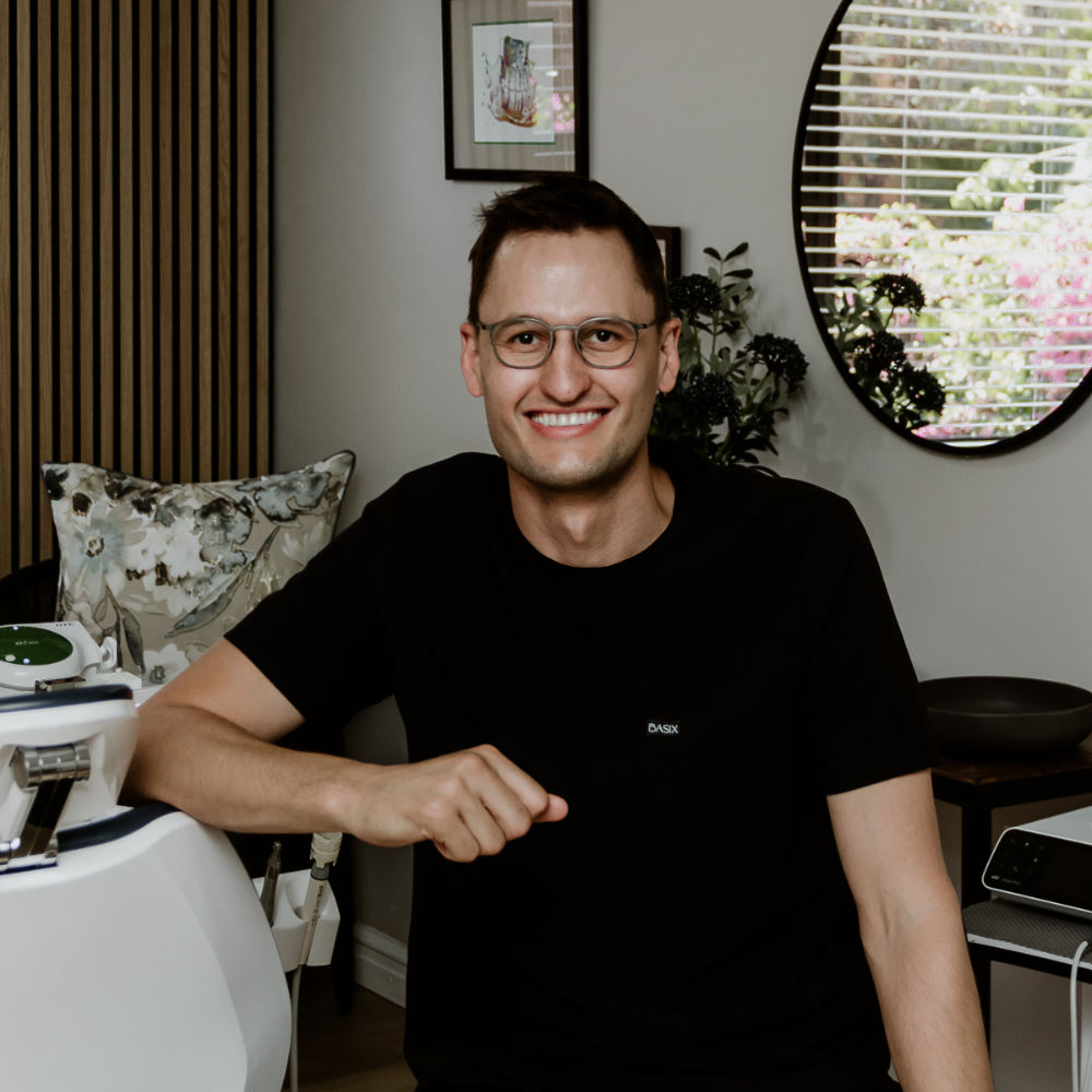 DR UNGERER & VOS Dr Regardt Ungerer, dentist at UV Dental